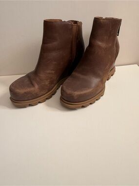 Sorel Women’s Brown Leather Wedge Ankle Boots